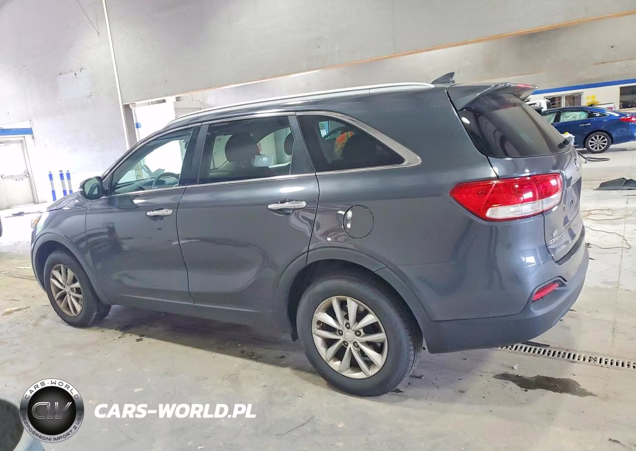 2018 Kia Sorento Lx VIN:5XYPG4A35JG353307 - 2