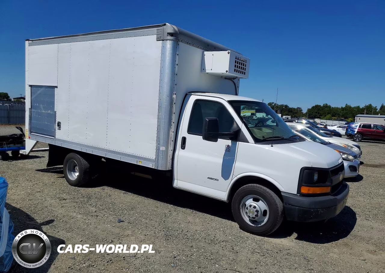 2015 Chevrolet Express G4500 VIN:1GB6G5CG9F1127042 - 4