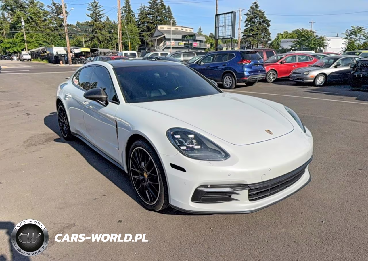 2017 Porsche Panamera 2