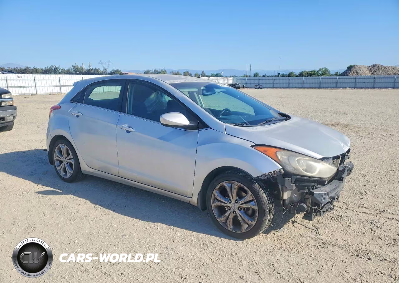 2013 Hyundai Elantra Gt Base VIN:KMHD35LE1DU082540 - 4