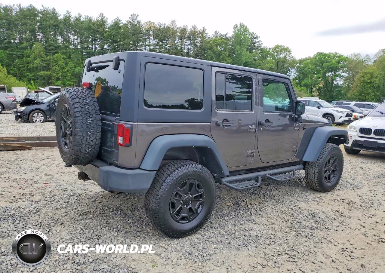 2014 Jeep Wrangler Unlimited Sport VIN:1C4BJWDGXEL267801 - 3