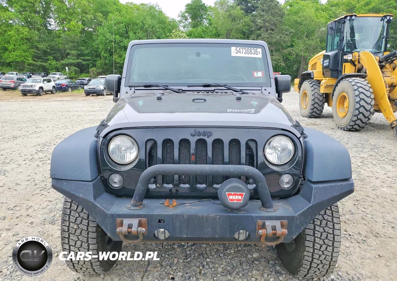 2014 Jeep Wrangler Unlimited Sport VIN:1C4BJWDGXEL267801 - 5