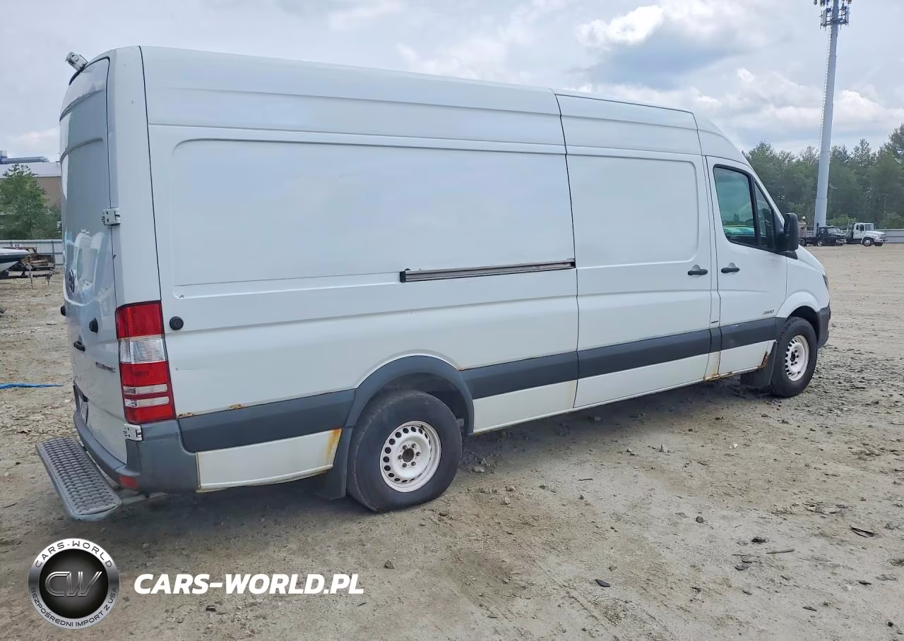 2015 Mercedes Benz Sprinter 2500 Delivery Van VIN:WD3PE8DBXFP124944 - 3