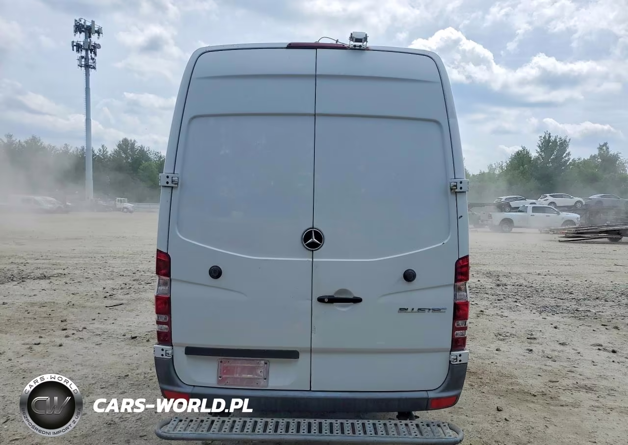 2015 Mercedes Benz Sprinter 2500 Delivery Van VIN:WD3PE8DBXFP124944 - 6