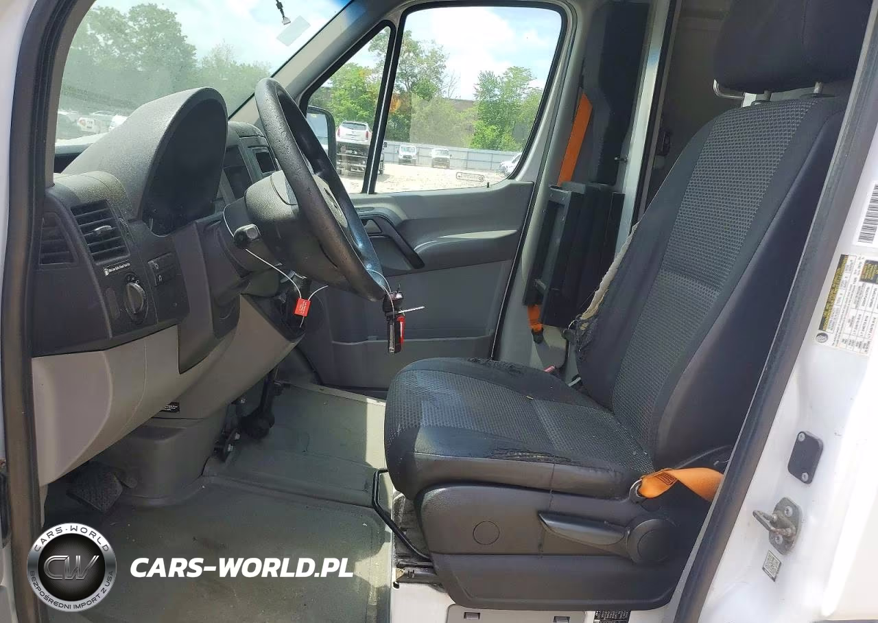 2015 Mercedes Benz Sprinter 2500 Delivery Van VIN:WD3PE8DBXFP124944 - 7