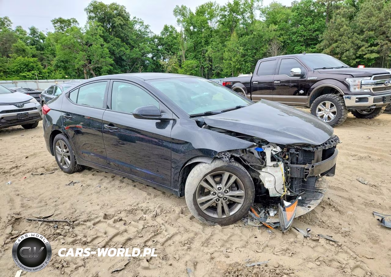 2017 Hyundai Elantra Se VIN:5NPD84LF6HH124824 - 4
