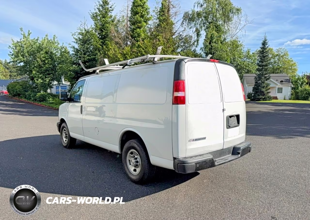 2018 Chevrolet Express 2500 Work Van VIN:1GCWGAFPXJ1186254 - 3