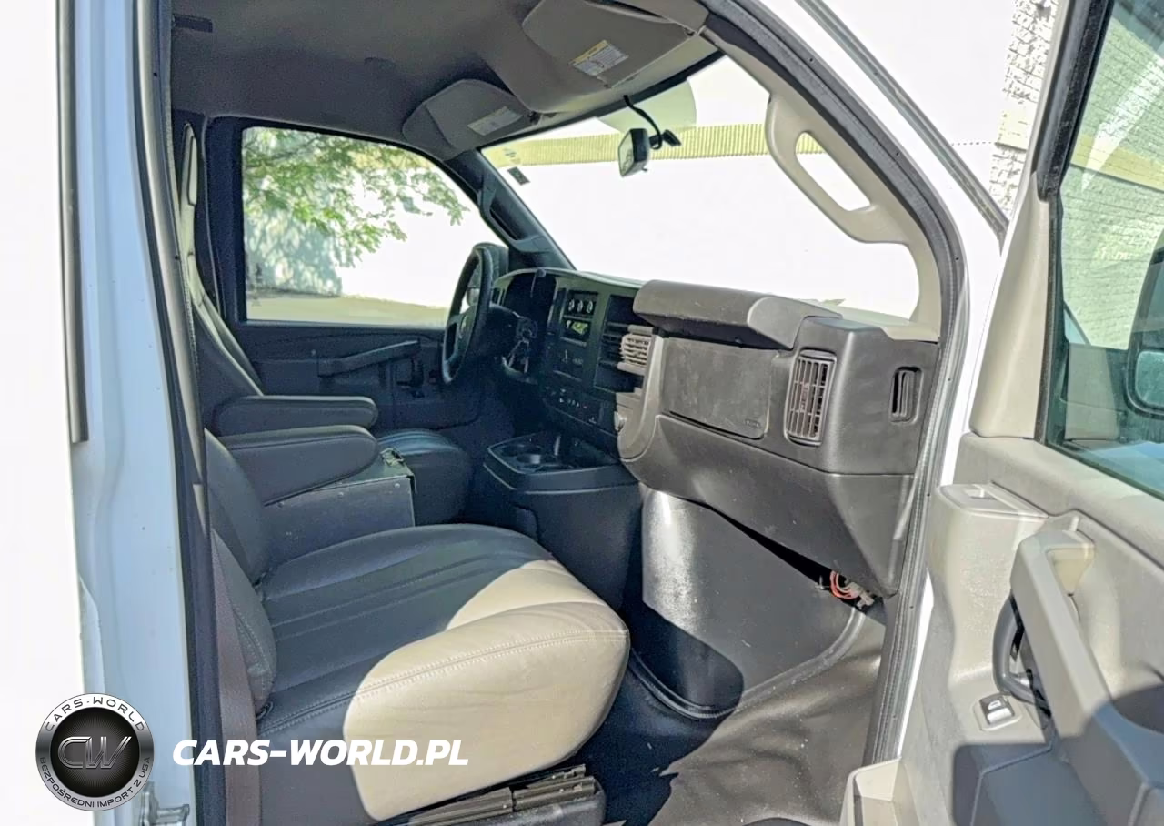 2018 Chevrolet Express 2500 Work Van VIN:1GCWGAFPXJ1186254 - 5