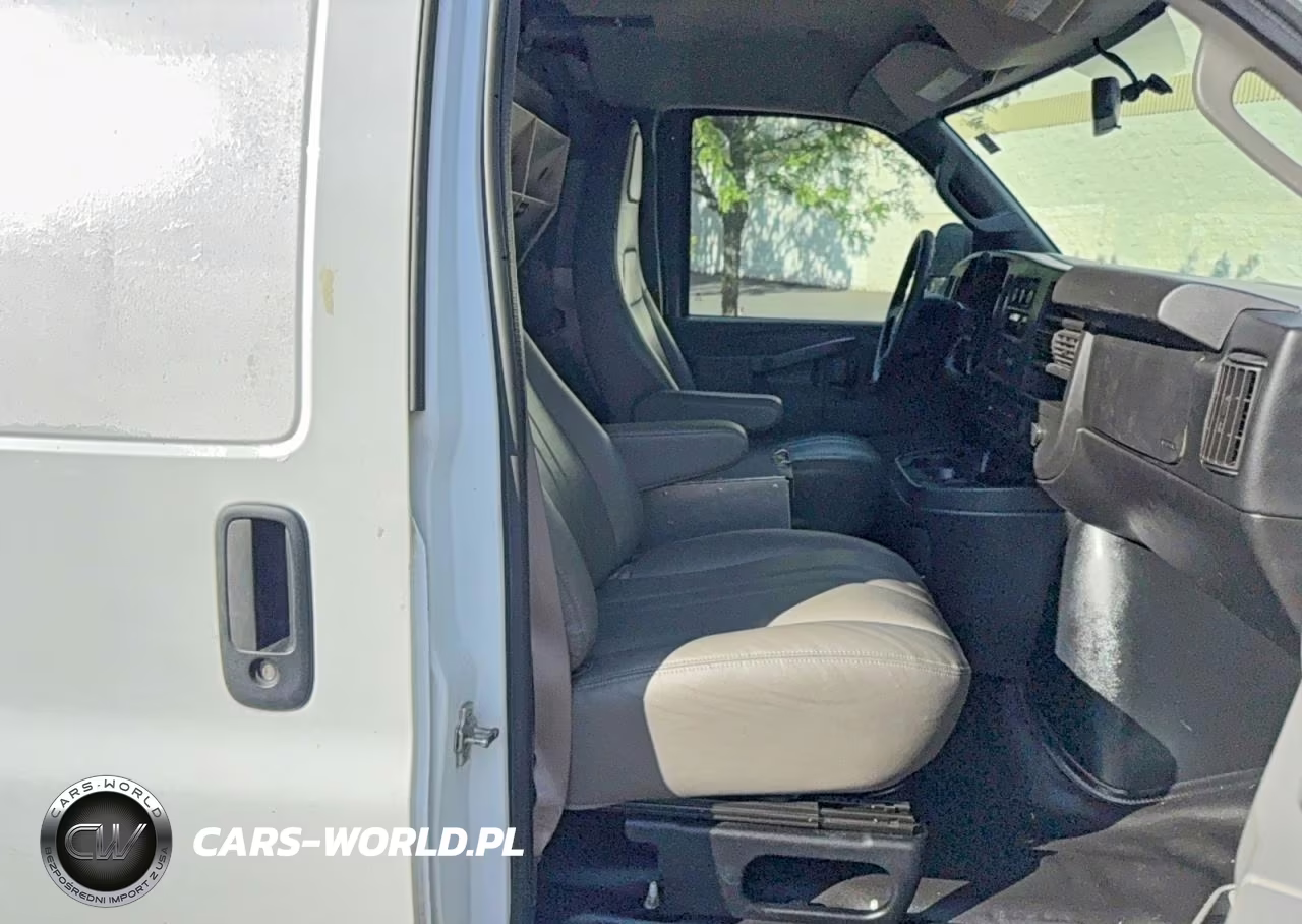2018 Chevrolet Express 2500 Work Van VIN:1GCWGAFPXJ1186254 - 6
