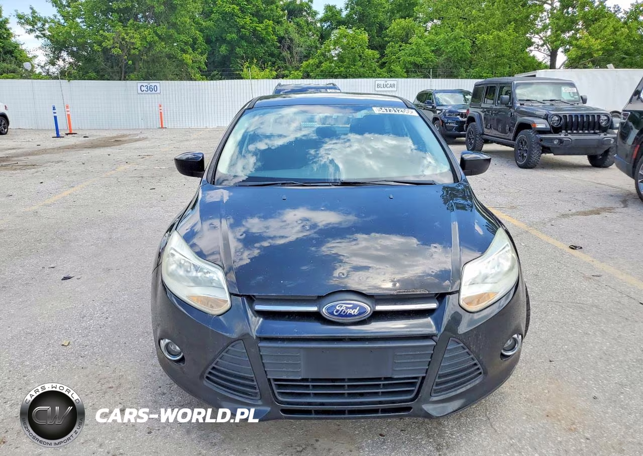2012 Ford Focus Se VIN:1FAHP3F24CL127870 - 5