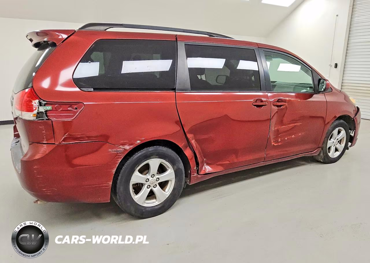 2014 Toyota Sienna Le VIN:5TDKK3DC5ES456430 - 3
