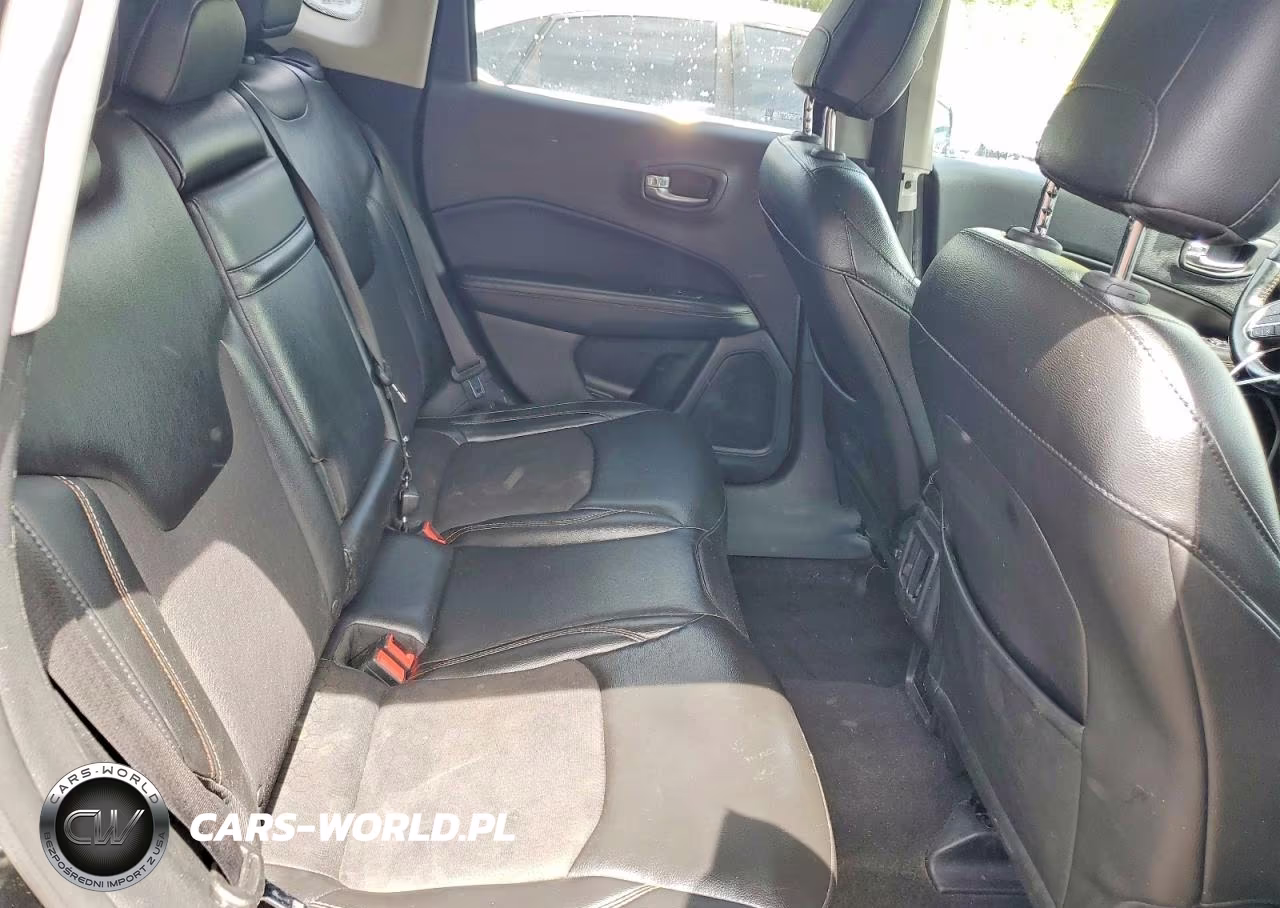 2018 Jeep Compass Latitude VIN:3C4NJCBBXJT339386 - 11