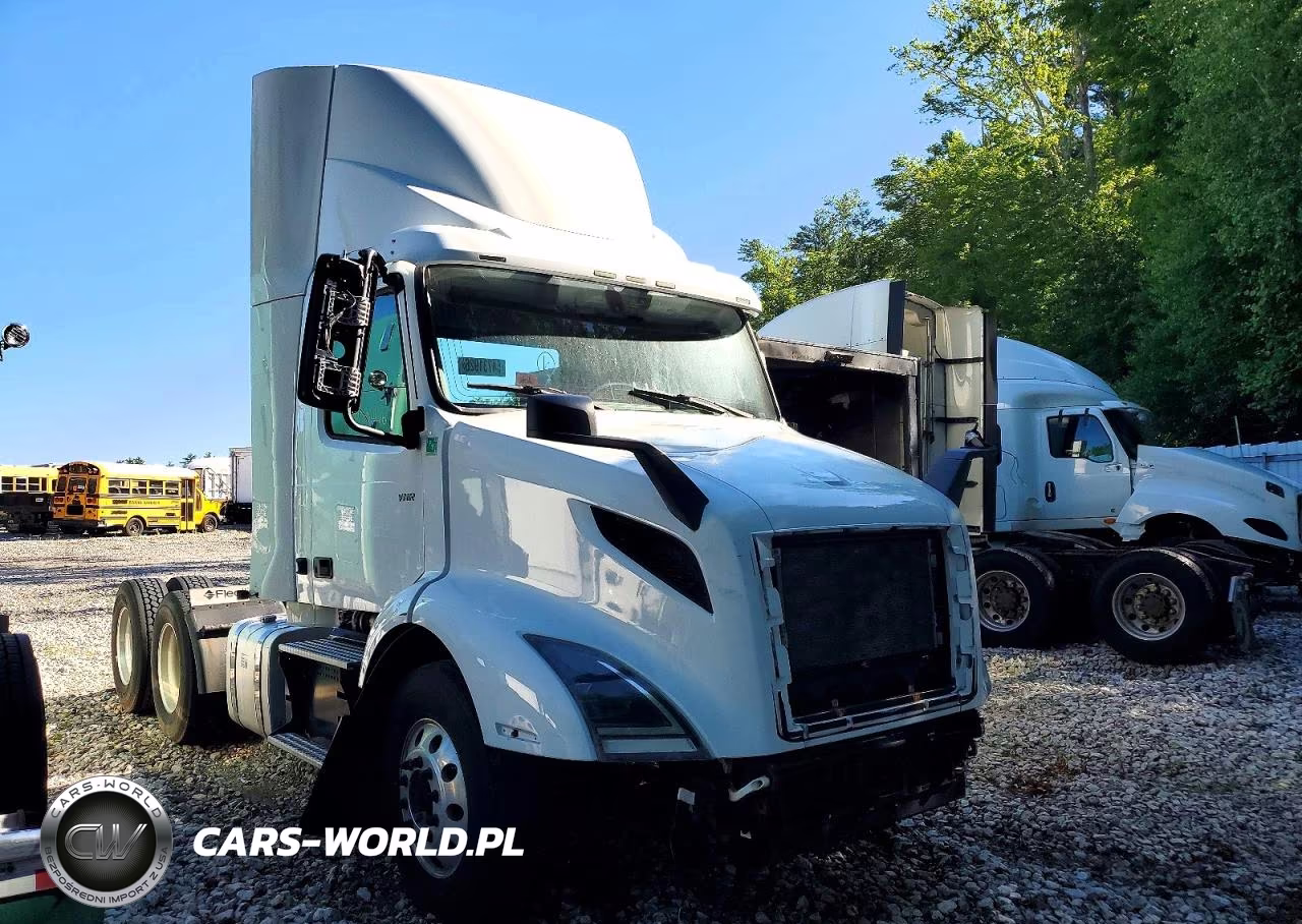 2019 Volvo Vnr Semi Truck