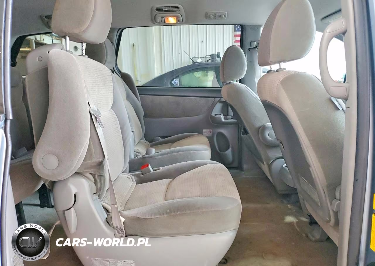 2010 Toyota Sienna Le 7-Passenger VIN:5TDKK4CC2AS336361 - 11