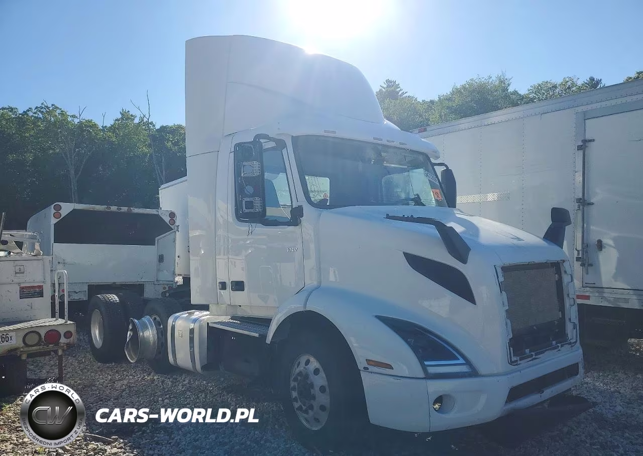 2019 Volvo Vnr Semi Truck