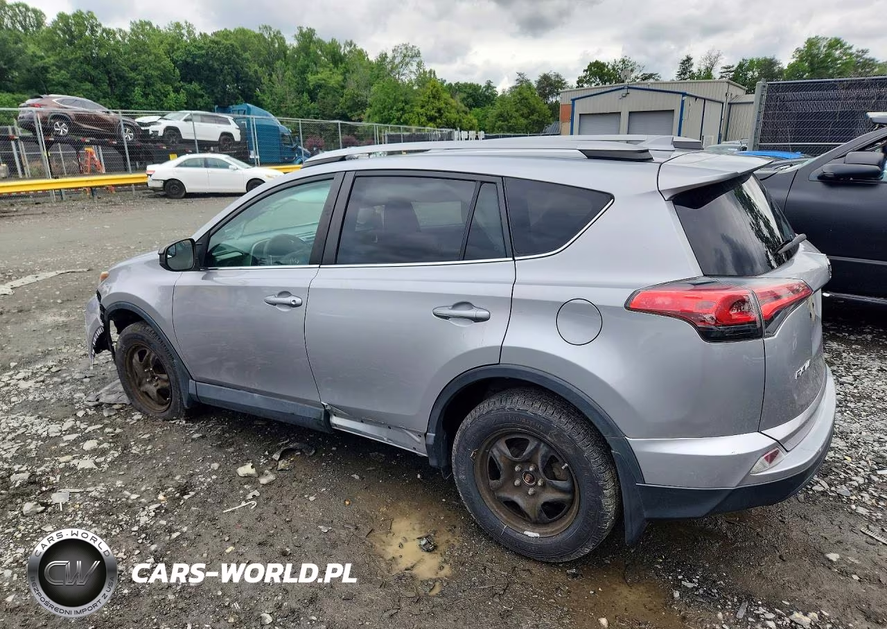 2018 Toyota Rav4 Le VIN:2T3BFREV8JW717596 - 2