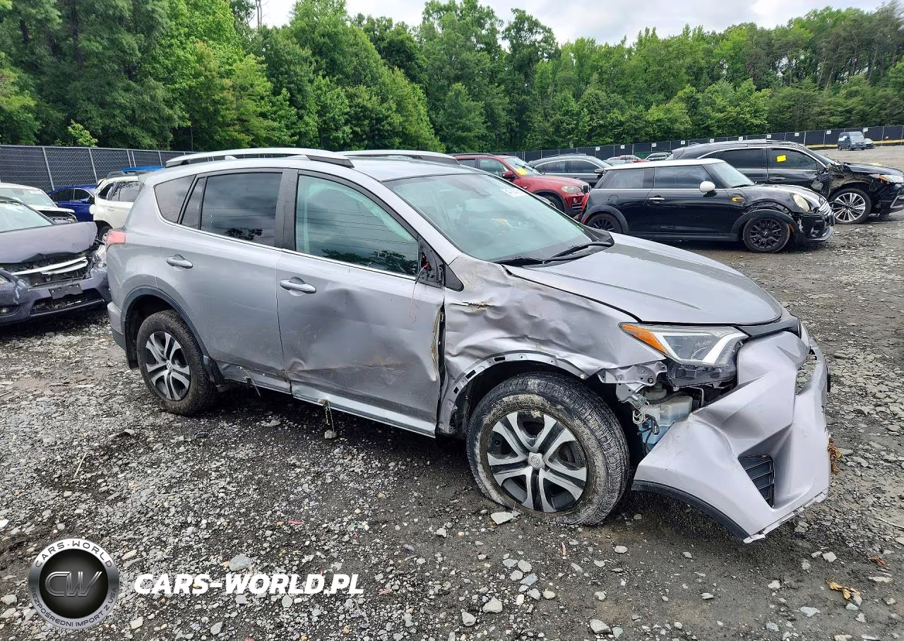 2018 Toyota Rav4 Le VIN:2T3BFREV8JW717596 - 4