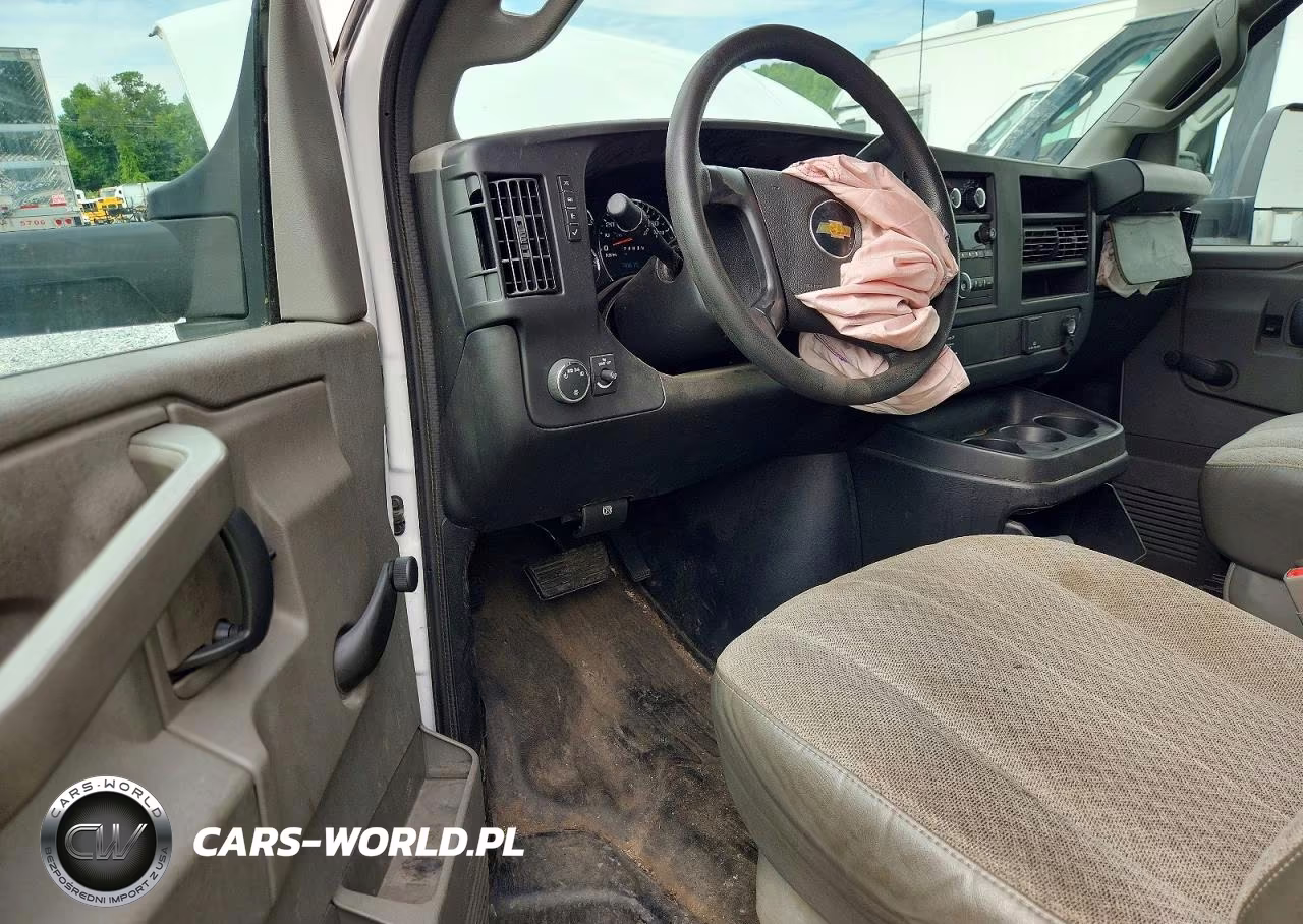 2016 Chevrolet Express 3500 VIN:1GB3GTCG6G1315073 - 8