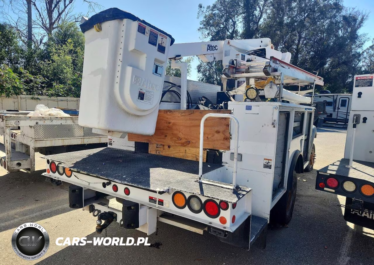 2013 Ford F450 Super Duty Bucket Truck VIN:1FDUF4GT6DEB88874 - 3