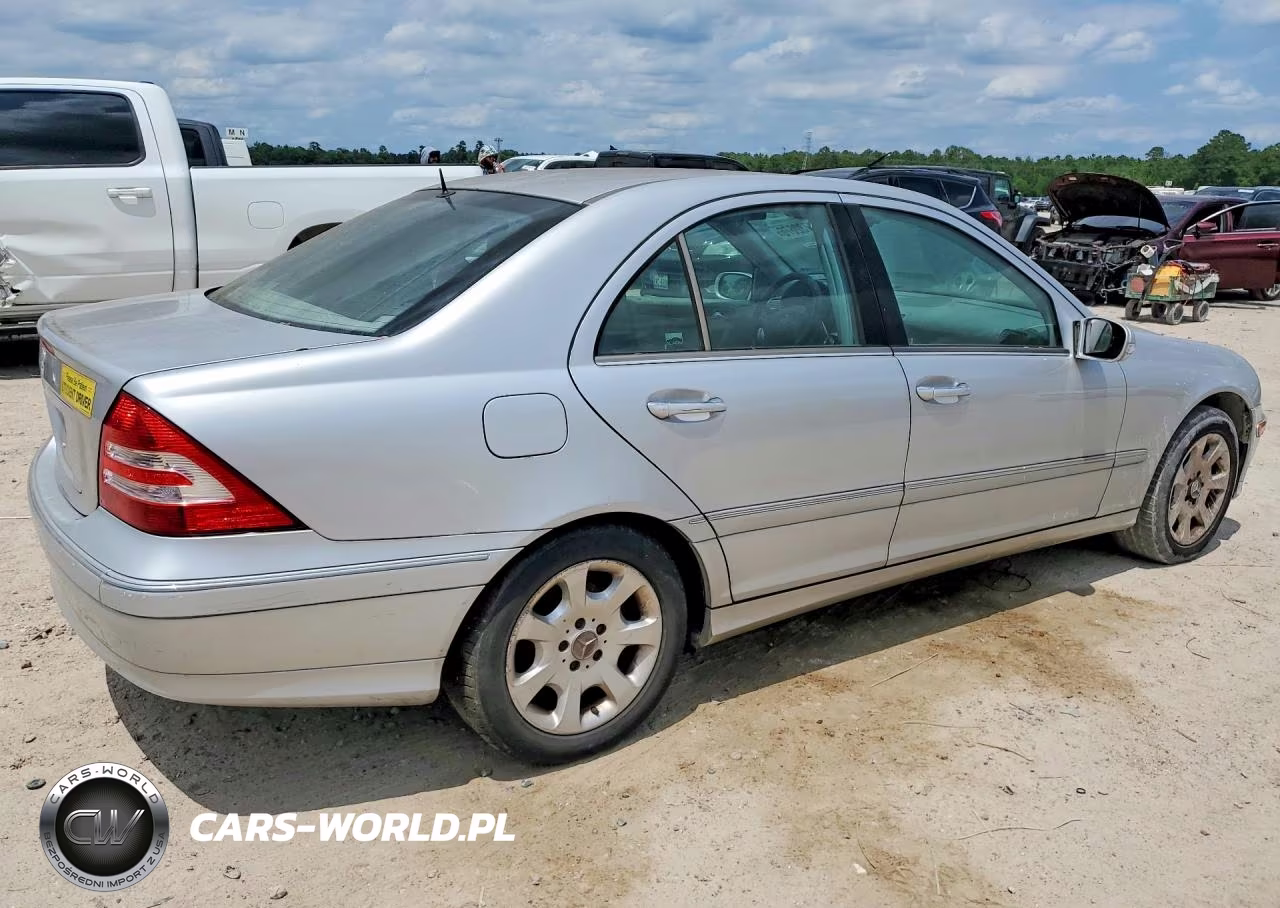 2011 Merz C-Class VIN:WDBRF61J75A655563 - 3