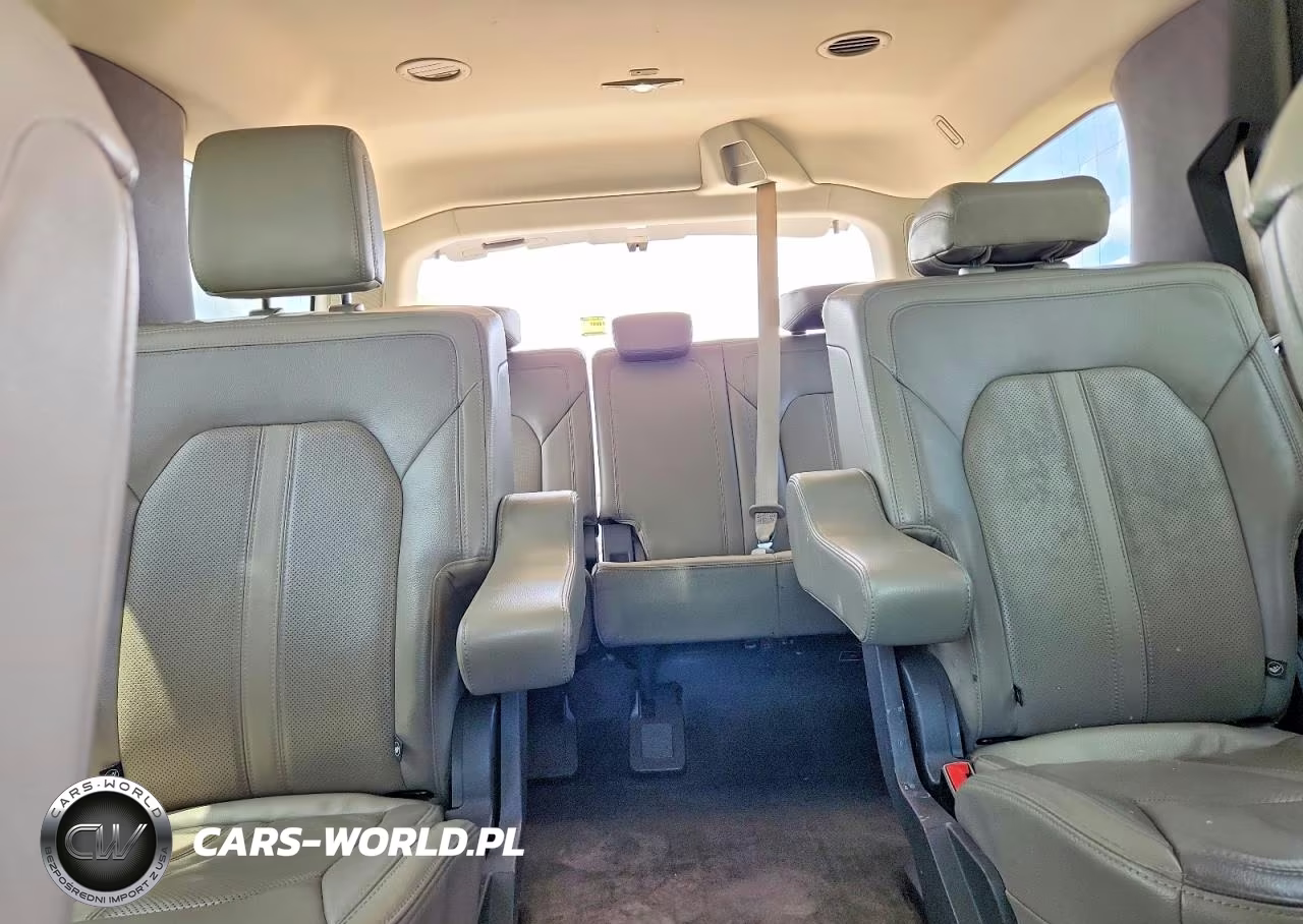 2018 Ford Expedition Limited VIN:1FMJU2ATXJEA51793 - 10