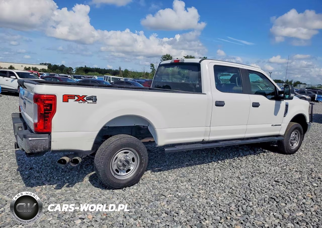 2018 Ford F250 Super Duty VIN:1FT7W2BT6JEC78082 - 3