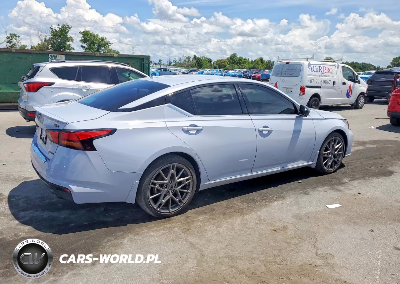 2023 Nissan Altima Sr VIN:1N4AL4CV8PN319000 - 3