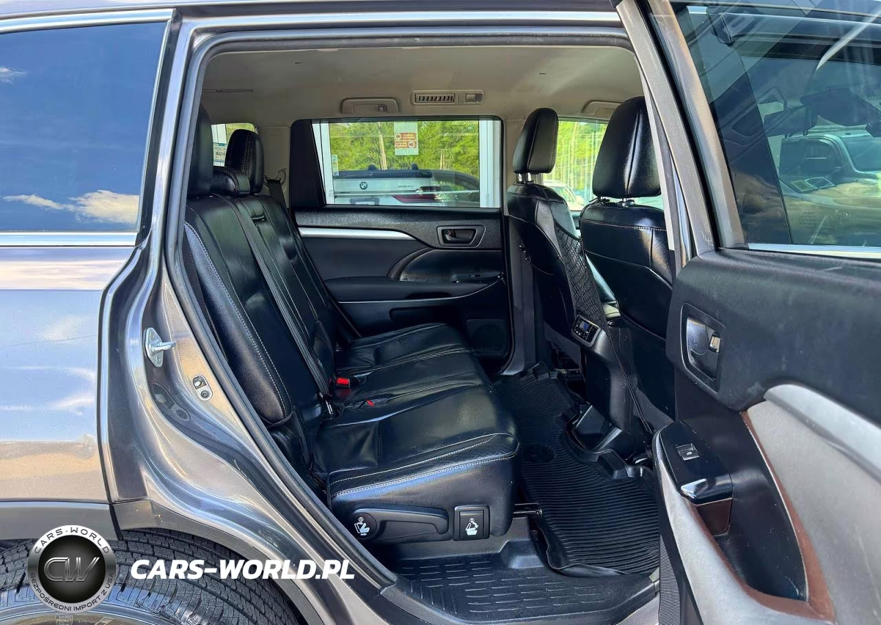 2018 Toyota Highlander Le VIN:5TDBZRFH6JS913523 - 6