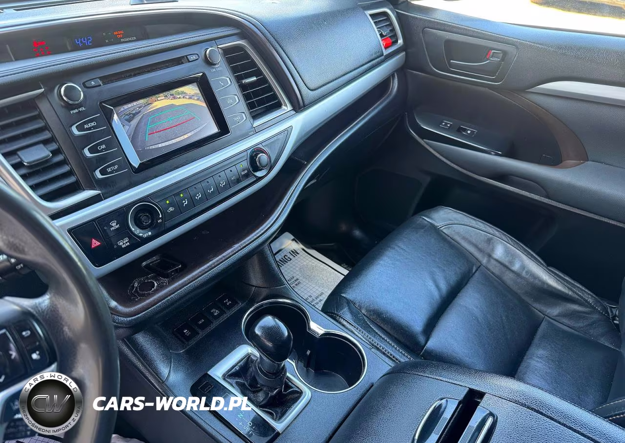 2018 Toyota Highlander Le VIN:5TDBZRFH6JS913523 - 9