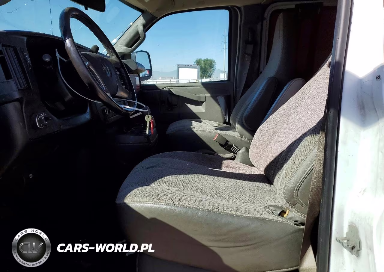 2017 GMC Savana G3500 VIN:1GTZ7HFG4H1344085 - 7