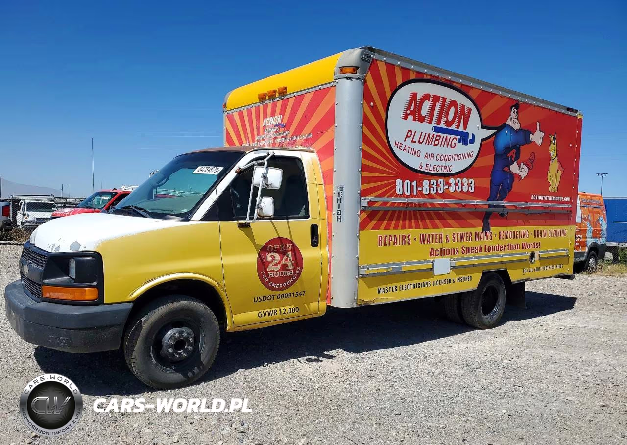 2004 Chevrolet Express G3 - Box Truck