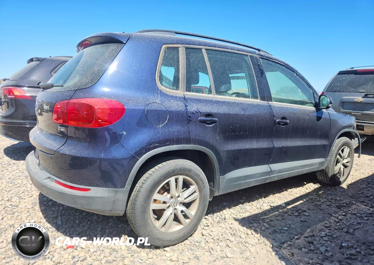 2016 Volkswagen Tiguan S VIN:WVGAV7AX5GW555944 - 3