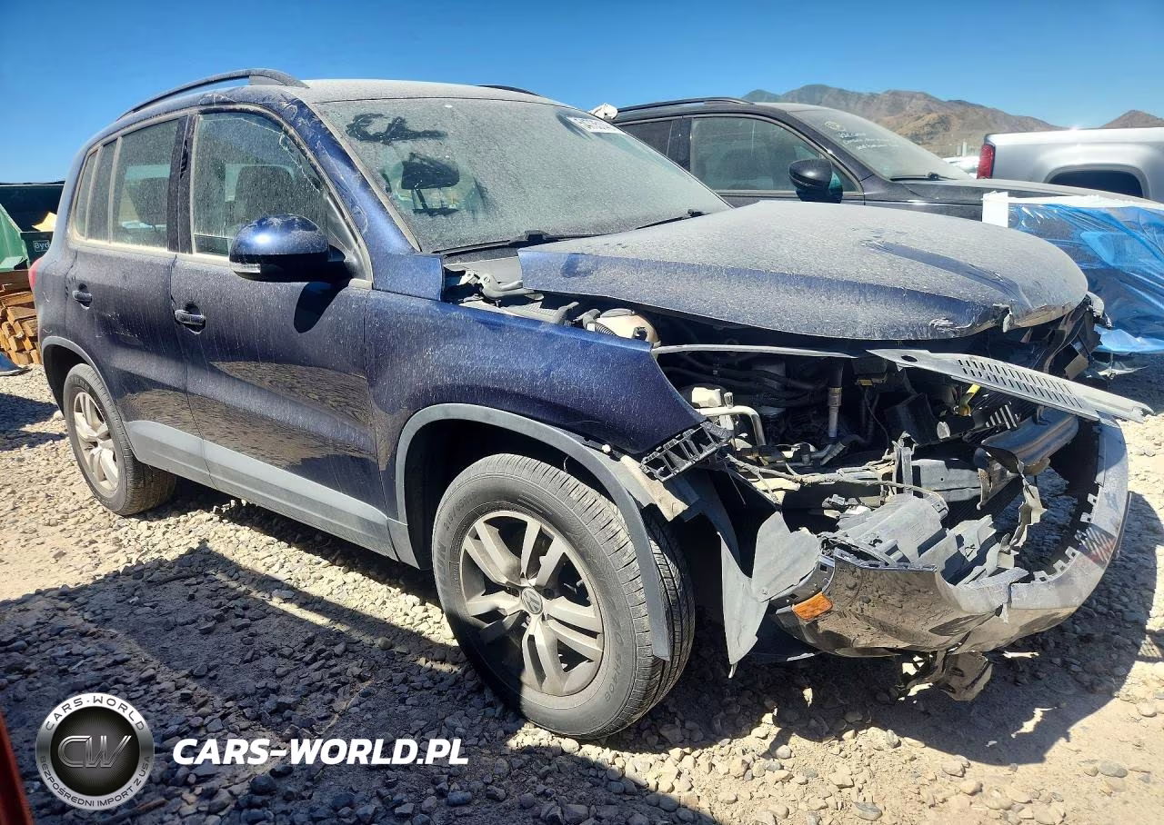2016 Volkswagen Tiguan S VIN:WVGAV7AX5GW555944 - 4