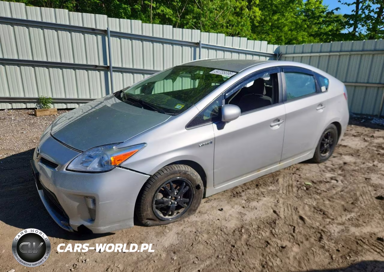 2015 Toyota Prius Two – zdjęcie 1 z 12