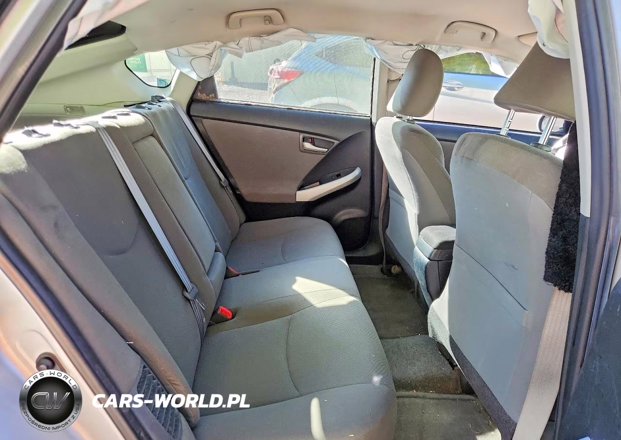 2015 Toyota Prius Two VIN:JTDKN3DU0F1875901 - 10