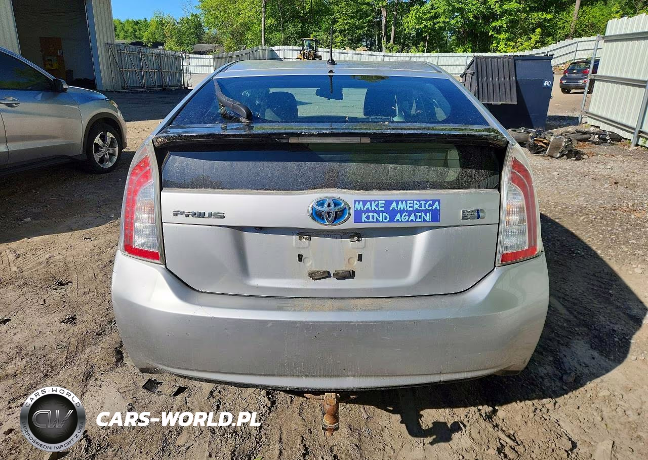 2015 Toyota Prius Two VIN:JTDKN3DU0F1875901 - 6