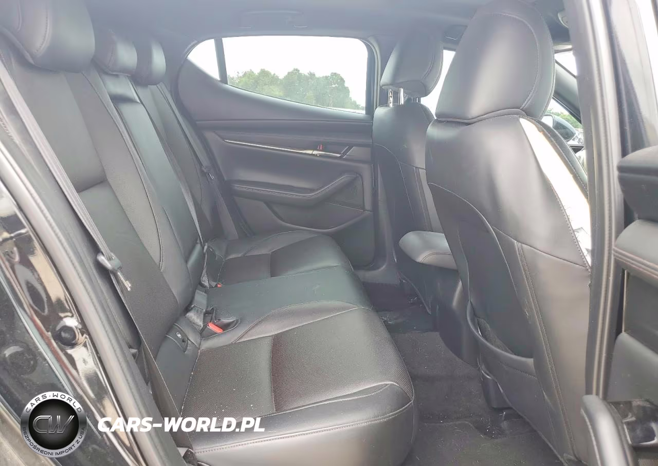 2020 Mazda 3 Premium VIN:JM1BPANM6L1152952 - 10