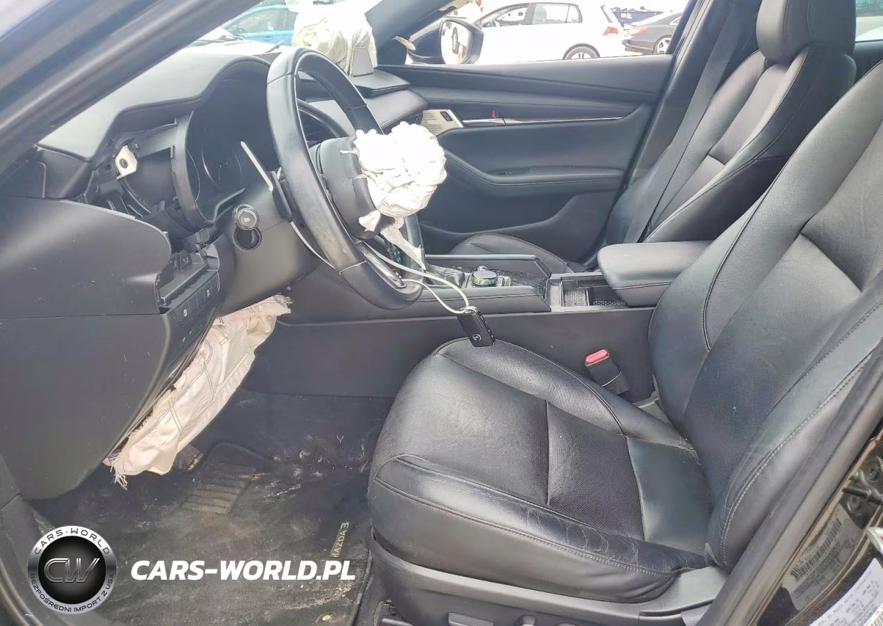 2020 Mazda 3 Premium VIN:JM1BPANM6L1152952 - 7
