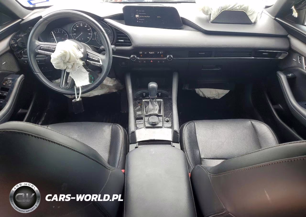 2020 Mazda 3 Premium VIN:JM1BPANM6L1152952 - 8