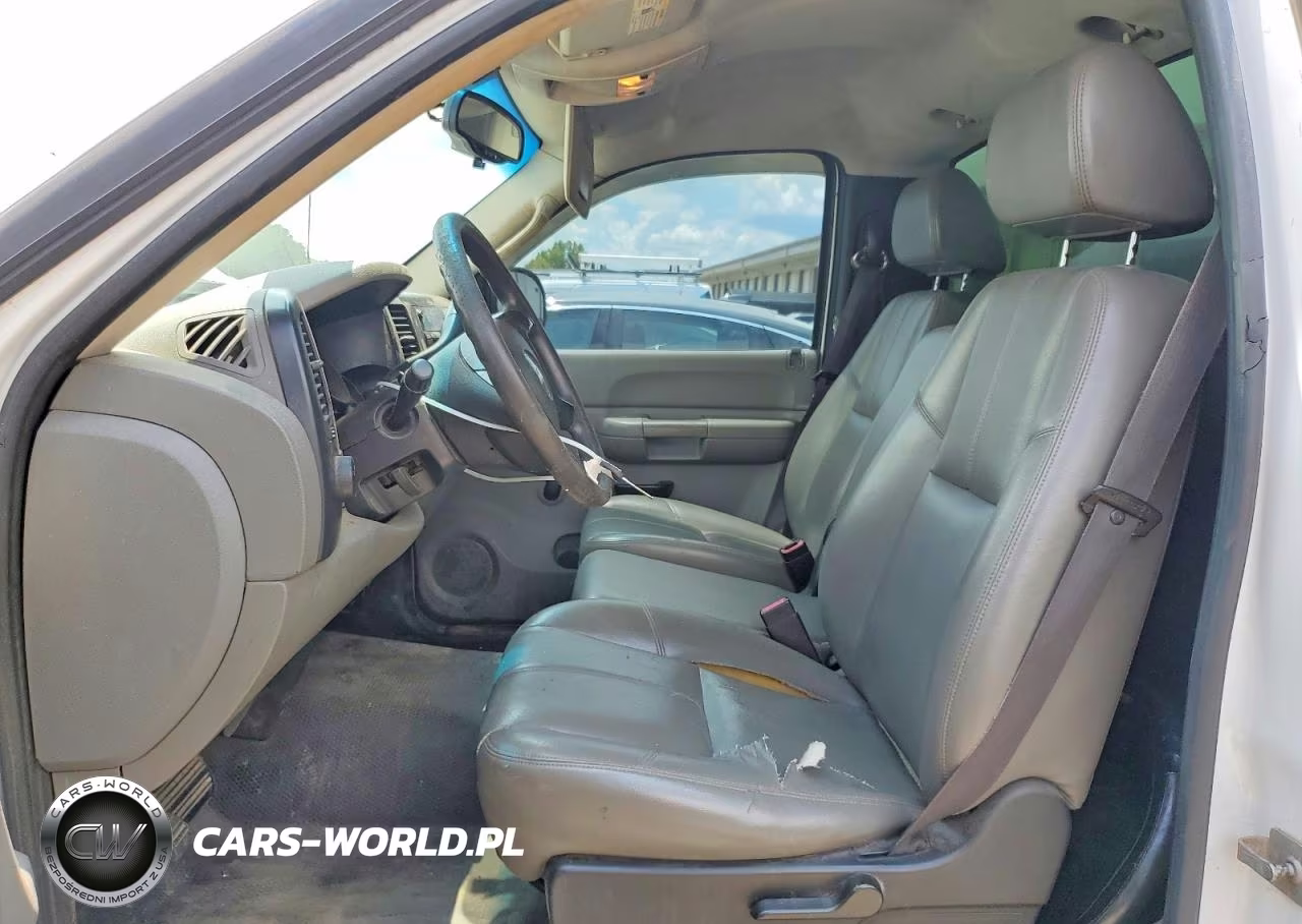 2008 Chevrolet Silverado C1500 VIN:1GCEC14XX8Z138808 - 7