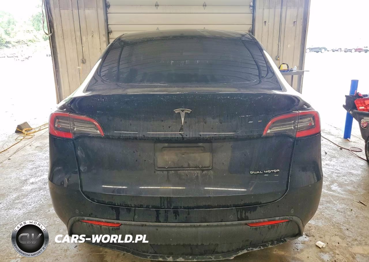 2020 Tesla Model Y VIN:5YJYGDEE6LF049770 - 6