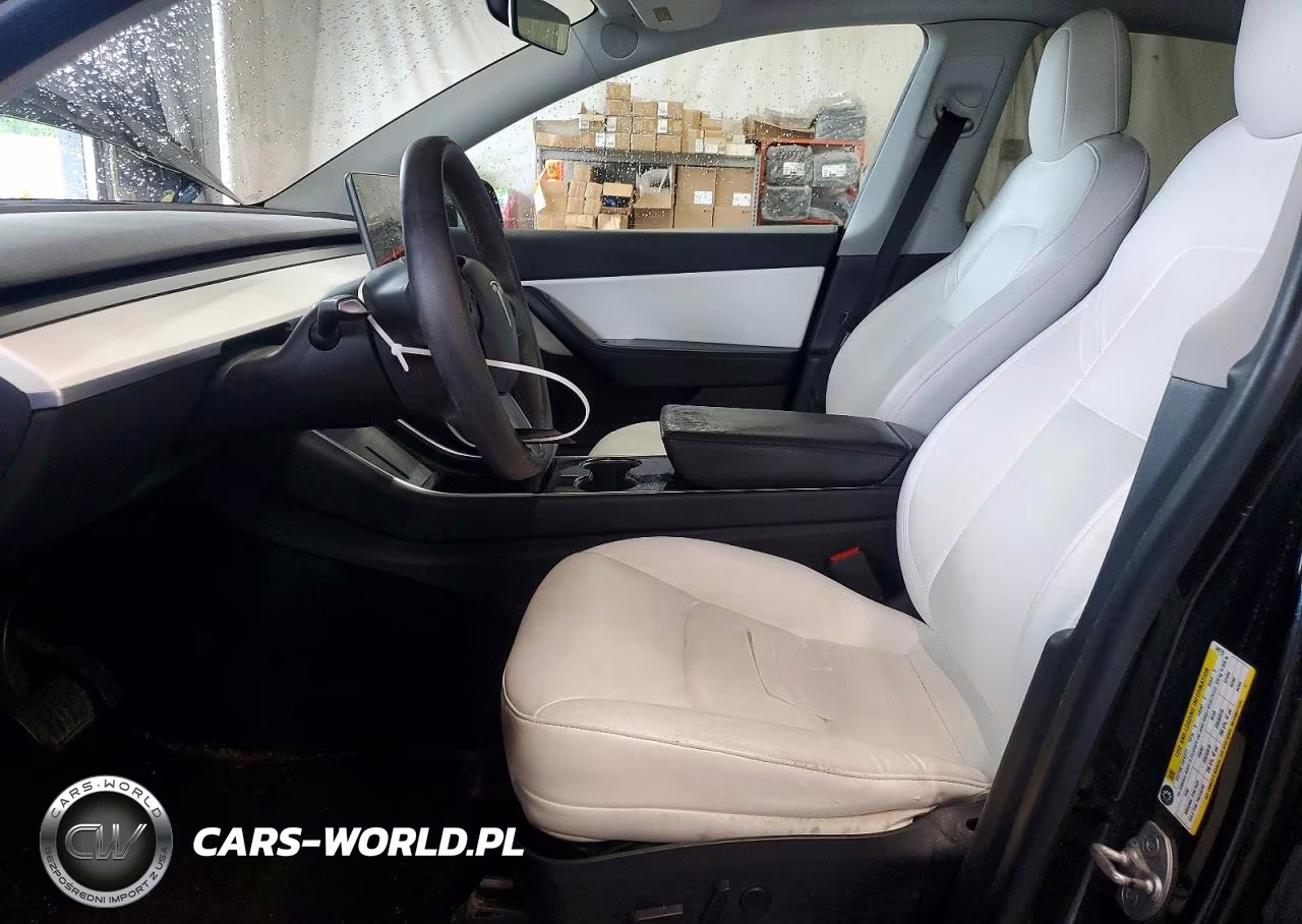 2020 Tesla Model Y VIN:5YJYGDEE6LF049770 - 7