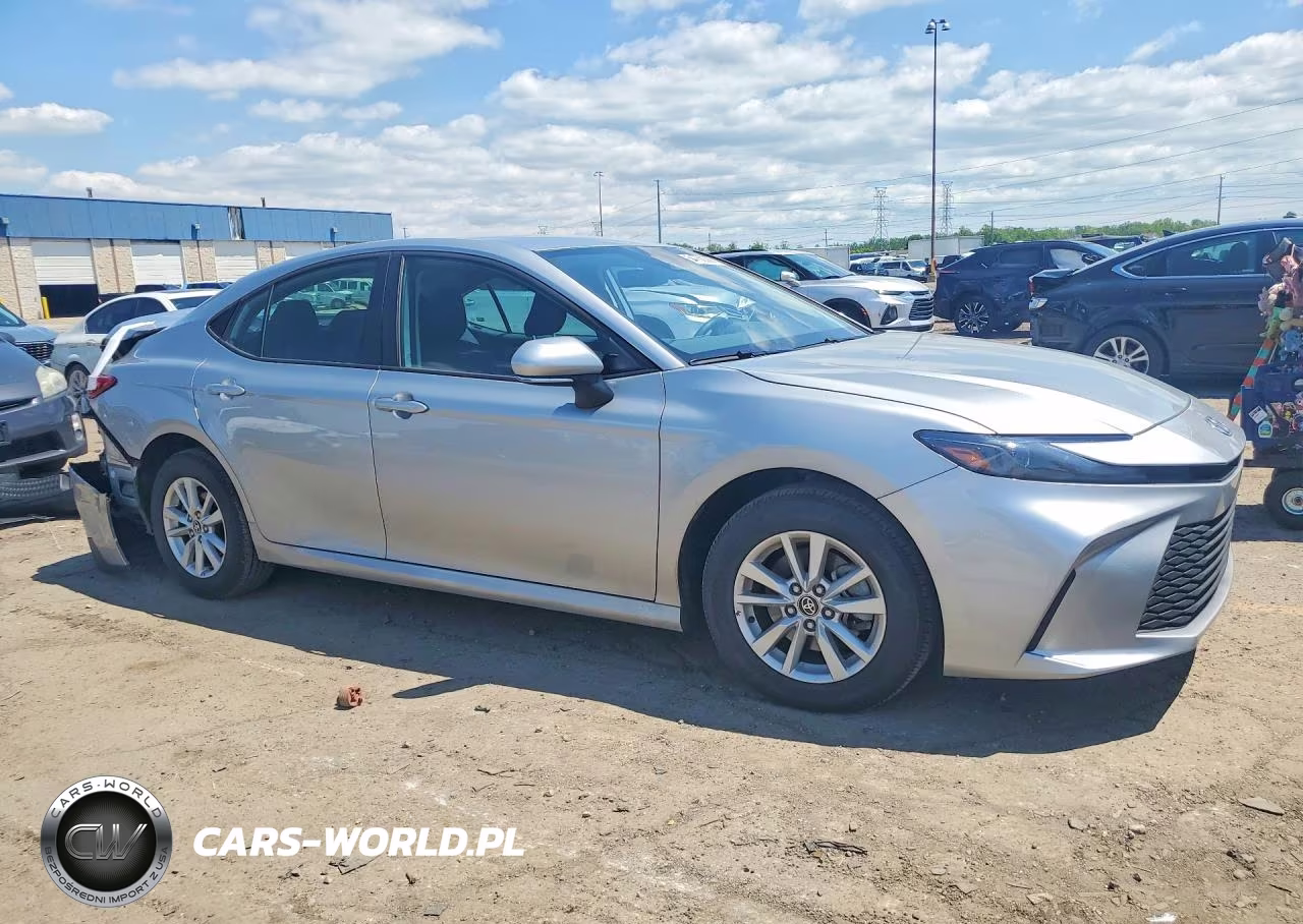 2026 Toyota Camry Le VIN:4T1DBADK7TU040341 - 4