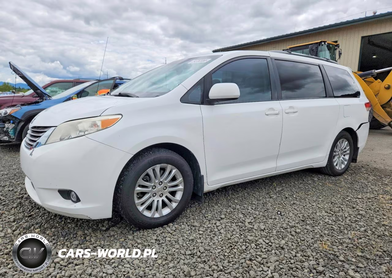 2011 Toyota Sienna Xle 8-Passenger – zdjęcie 1 z 13