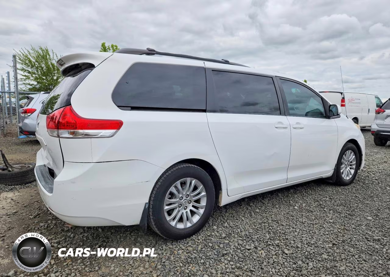 2011 Toyota Sienna Xle 8-Passenger VIN:5TDYK3DCXBS050391 - 3