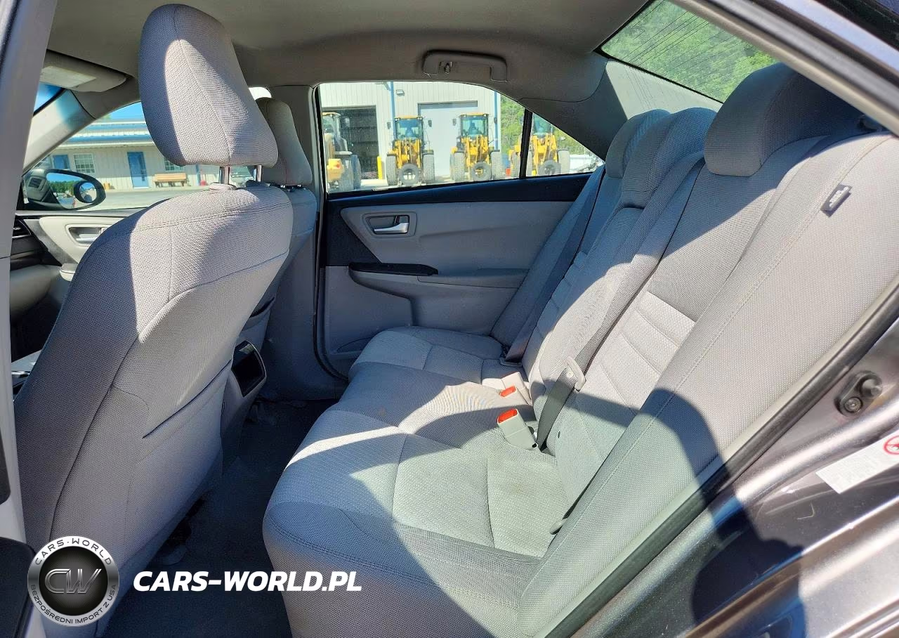2016 Toyota Camry Le VIN:4T4BF1FK1GR566470 - 10