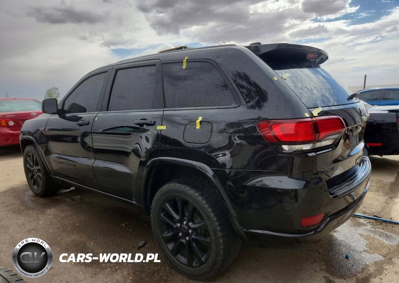 2018 Jeep Grand Cherokee Laredo VIN:1C4RJFAG7JC396382 - 2