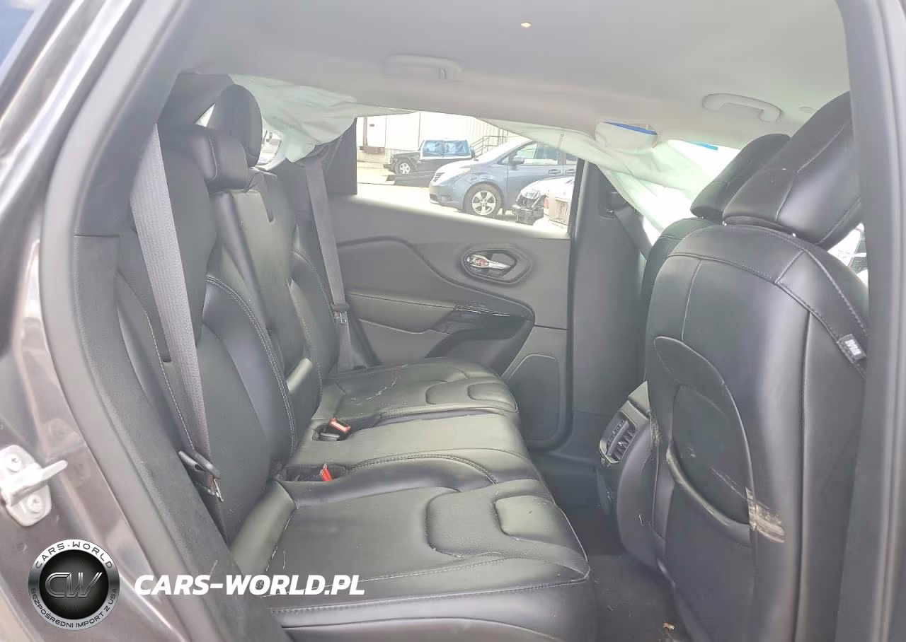 2023 Jeep Cherokee Altitude Lux VIN:1C4PJMMB2PD112252 - 11