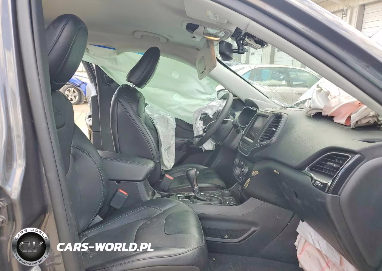 2023 Jeep Cherokee Altitude Lux VIN:1C4PJMMB2PD112252 - 7