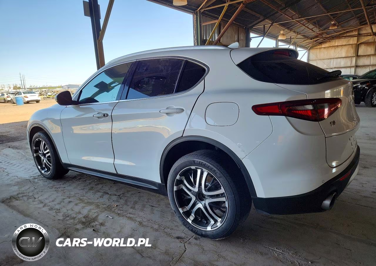 2018 Alfa Romeo Stelvio Ti VIN:ZASFAKBN2J7B75944 - 2